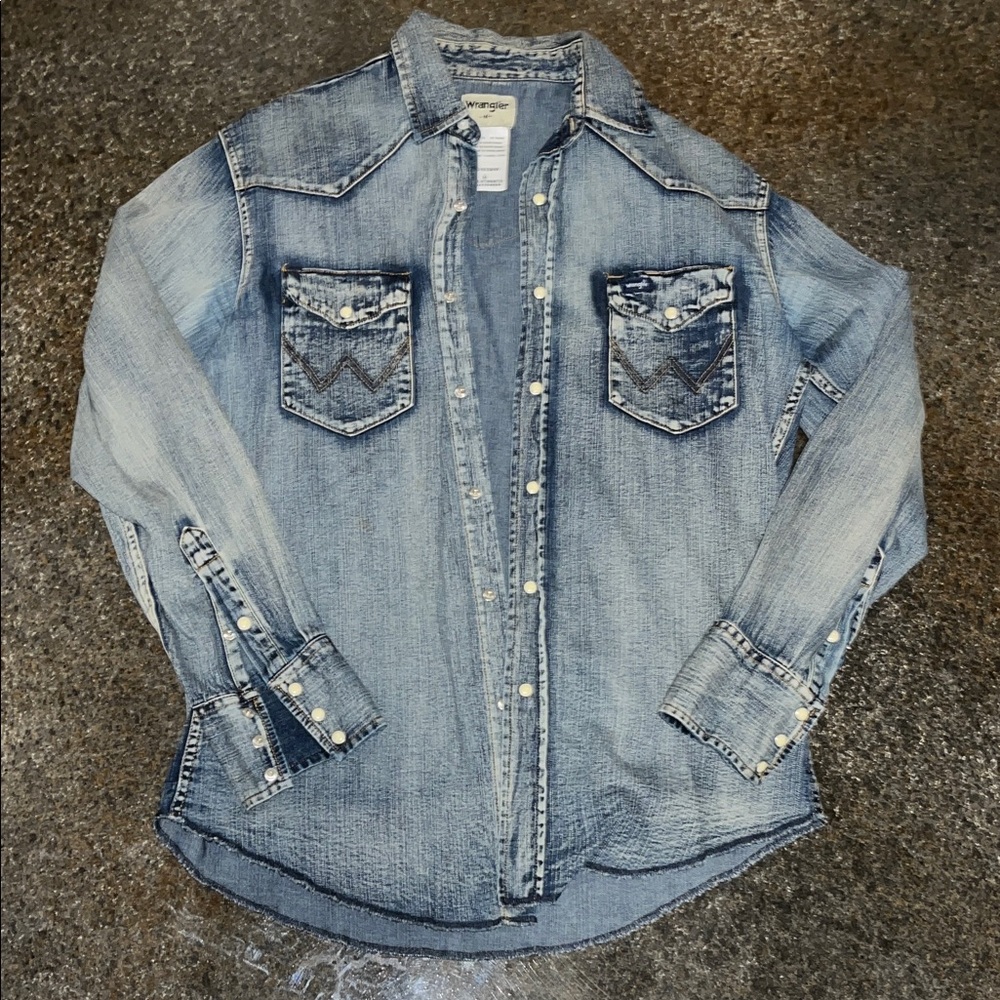 Wrangler Medium Wash Denim Shirt